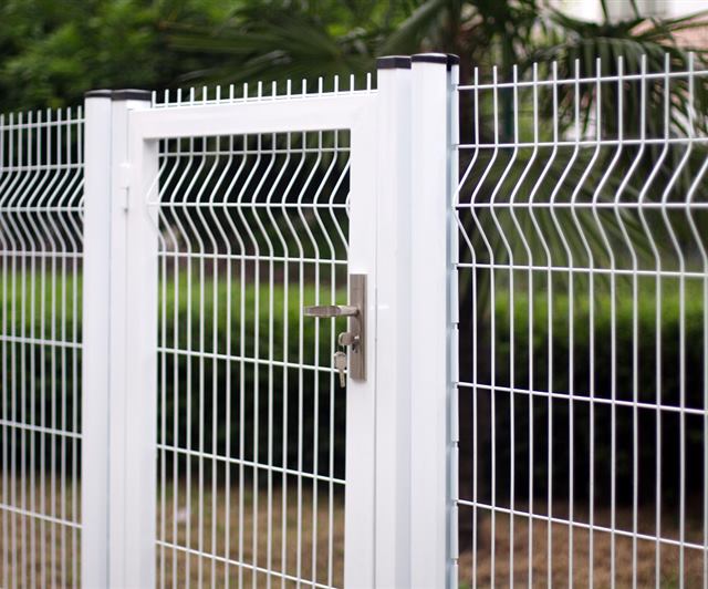 Sports fence installation and maintenance guide